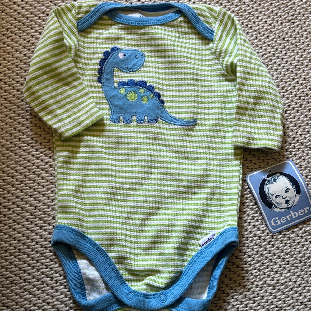 Onesie infant size newborn 5-8 lbs 17-21” Gerber cotton